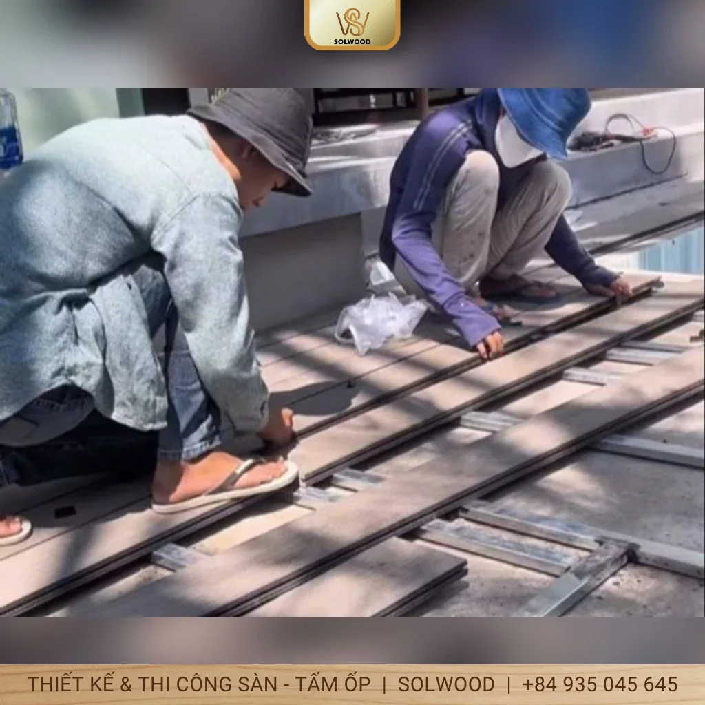 sàn nhựa giả gỗ hồ bơi tam kỳ - hình 2